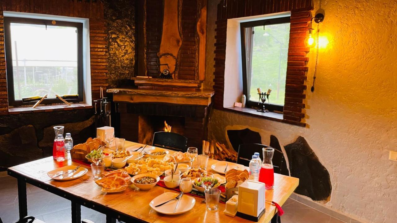 Hotel Hobbiton Near Vardzia Caves T'mogvi Zewnętrze zdjęcie