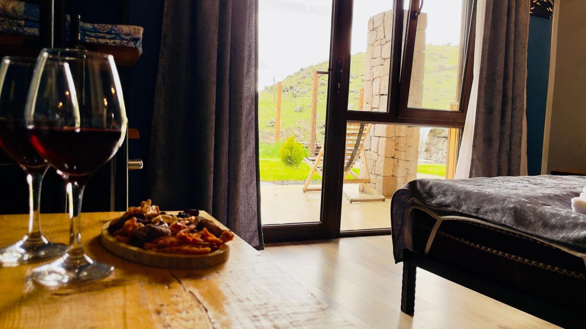 Hotel Hobbiton Near Vardzia Caves T'mogvi Zewnętrze zdjęcie
